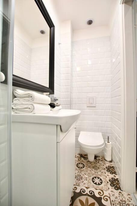 Standard Apartment By Hi5-St. King Mini Studio Budapest Bagian luar foto