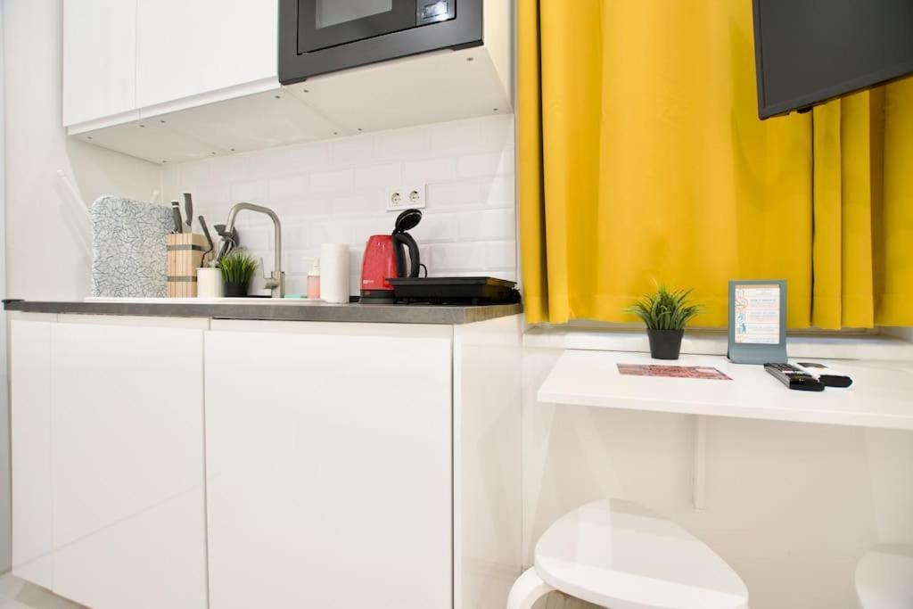 Standard Apartment By Hi5-St. King Mini Studio Budapest Bagian luar foto