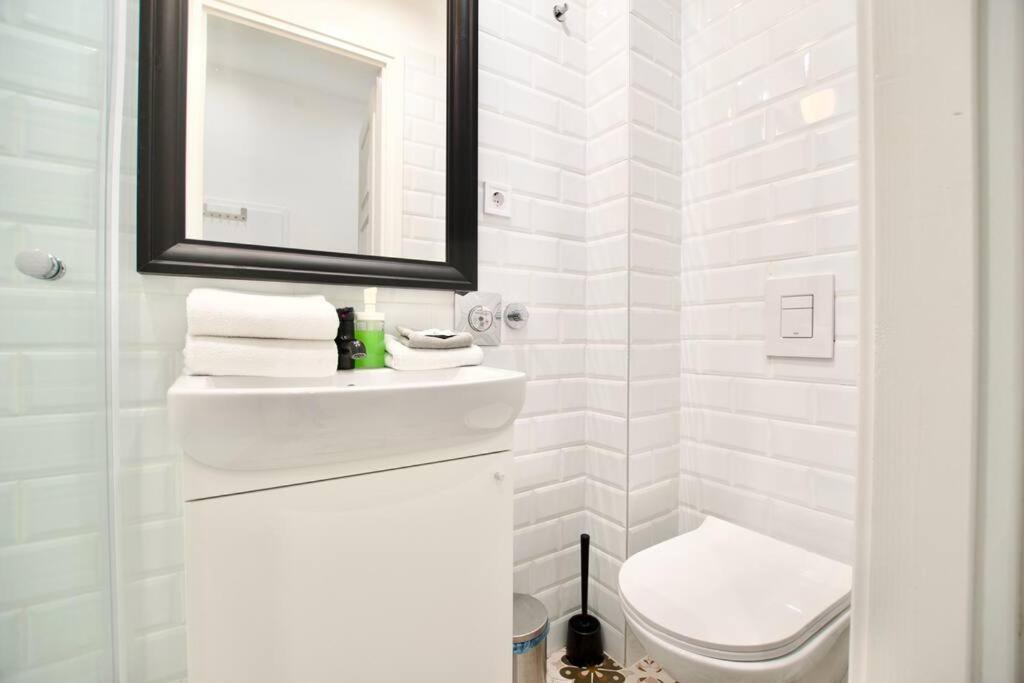 Standard Apartment By Hi5-St. King Mini Studio Budapest Bagian luar foto
