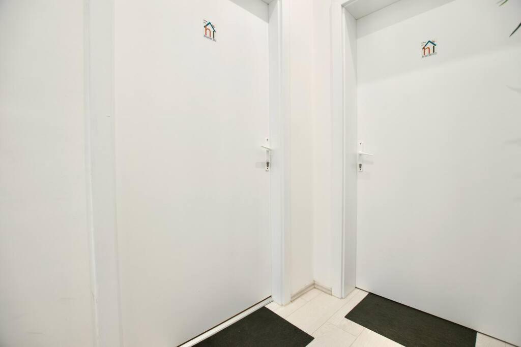 Standard Apartment By Hi5-St. King Mini Studio Budapest Bagian luar foto