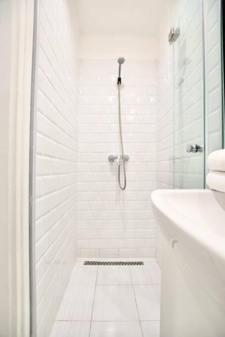 Standard Apartment By Hi5-St. King Mini Studio Budapest Bagian luar foto
